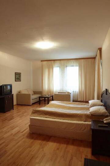 Фото номера Большой двухместный номер с 1 кроватью Отель Eco Complex Smilyan г. Smilyan 6