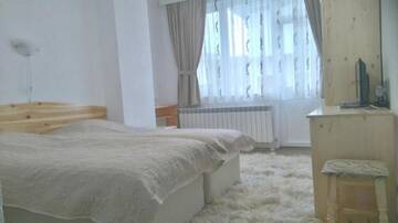 Фото номера Двухместный номер с 1 кроватью Гостевой дом Guest House Meraklii г. Smilyan 8