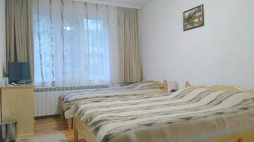 Фото номера Трехместный номер Гостевой дом Guest House Meraklii г. Smilyan 3