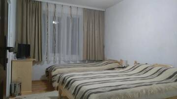 Фото номера Трехместный номер Гостевой дом Guest House Meraklii г. Smilyan 5